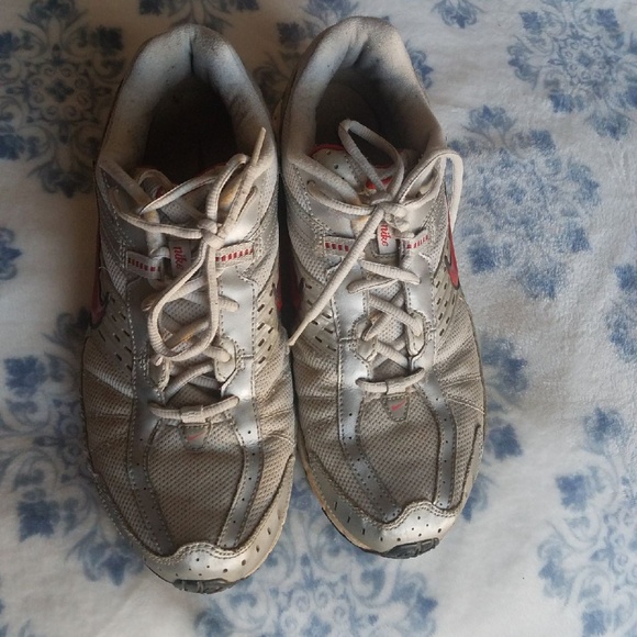 nike support running shoes